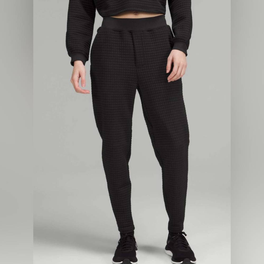 Lab Textured Grid High Rise Joggers Black - Picture 5 of 6